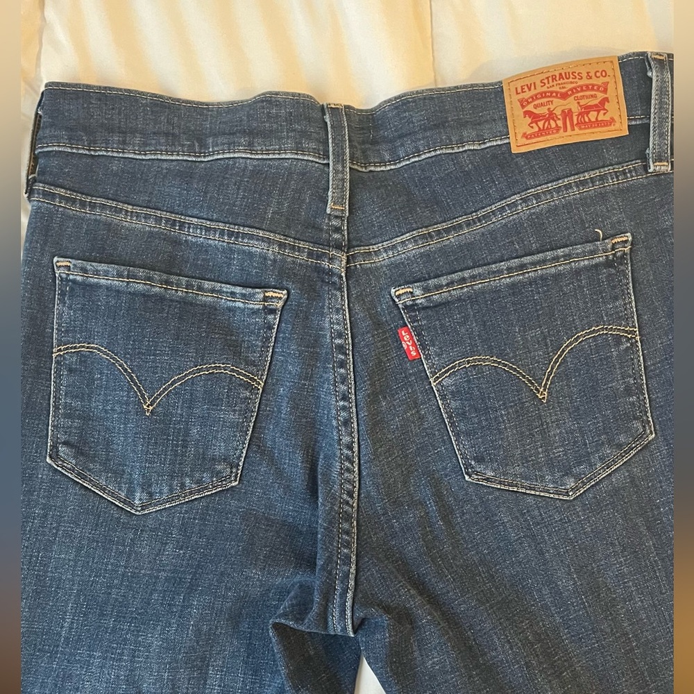 Levi’s 314 Shaping Straight Jeans